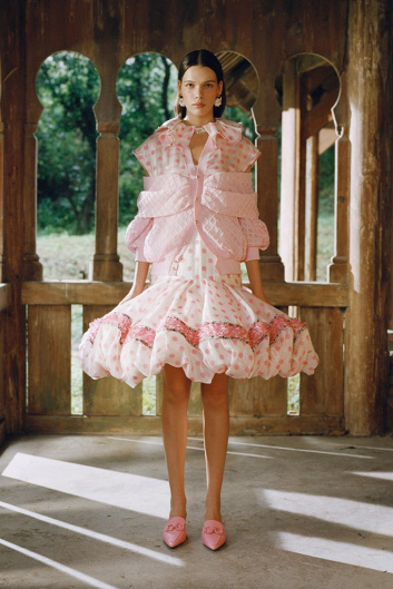 Fotoservizio/SS 2022/WOMEN/PRESENTAZIONE/SARA WONG/DP2/6
