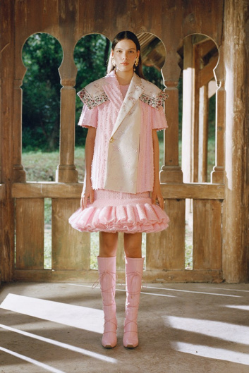 Fotoservizio/SS 2022/WOMEN/PRESENTAZIONE/SARA WONG/DP2/2