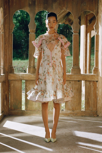 Fotoservizio/SS 2022/WOMEN/PRESENTAZIONE/SARA WONG/DP2/3
