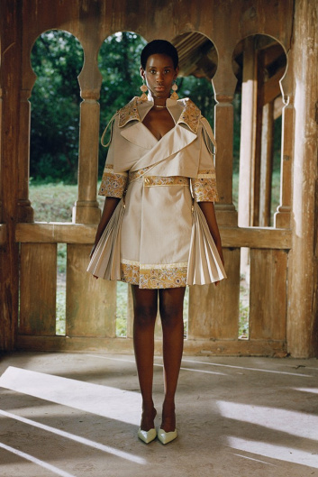 Fotoservizio/SS 2022/WOMEN/PRESENTAZIONE/SARA WONG/DP2/17