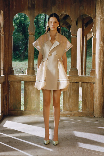 Fotoservizio/SS 2022/WOMEN/PRESENTAZIONE/SARA WONG/DP2/18