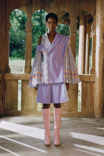Fotoservizio/SS 2022/WOMEN/PRESENTAZIONE/SARA WONG/DP2/26