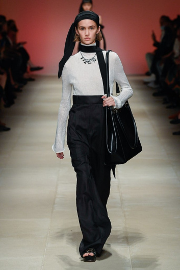 Fotoservizio/SS 2022/WOMEN/SFILATA/SALVATORE FERRAGAMO/DP2/0