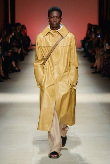 Fotoservizio/SS 2022/WOMEN/SFILATA/SALVATORE FERRAGAMO/DP2/11
