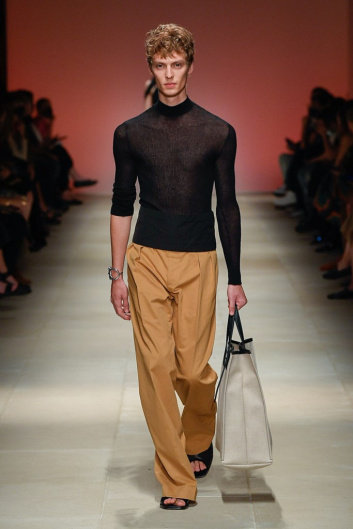 Fotoservizio/SS 2022/WOMEN/SFILATA/SALVATORE FERRAGAMO/DP2/2