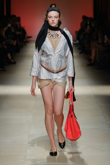 Fotoservizio/SS 2022/WOMEN/SFILATA/SALVATORE FERRAGAMO/DP2/6