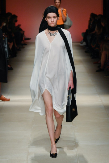 Fotoservizio/SS 2022/WOMEN/SFILATA/SALVATORE FERRAGAMO/DP2/2