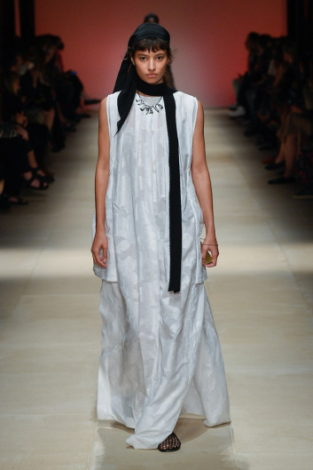 Fotoservizio/SS 2022/WOMEN/SFILATA/SALVATORE FERRAGAMO/DP2/0