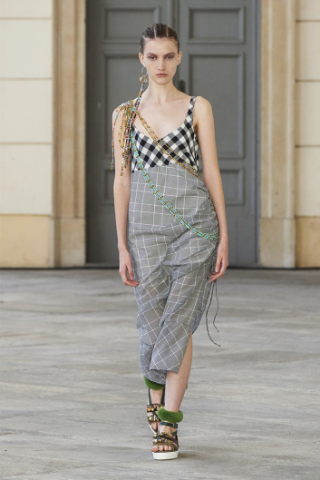 Fotoservizio/SS 2022/WOMEN/SFILATA/CIVIDINI/DP2/4