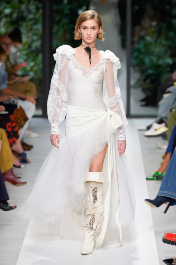 Fotoservizio/SS 2022/WOMEN/SFILATA/PHILOSOPHY DI LORENZO SERAFINI/DP2/33