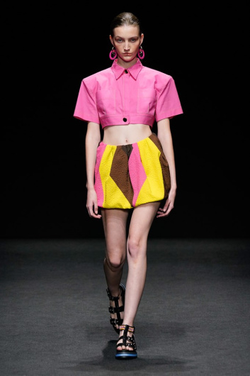 Fotoservizio/SS 2022/WOMEN/SFILATA/SHI.RT BY AQUILANO E RIMONDI/DP2/1