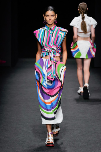 Fotoservizio/SS 2022/WOMEN/SFILATA/SHI.RT BY AQUILANO E RIMONDI/DP2/0