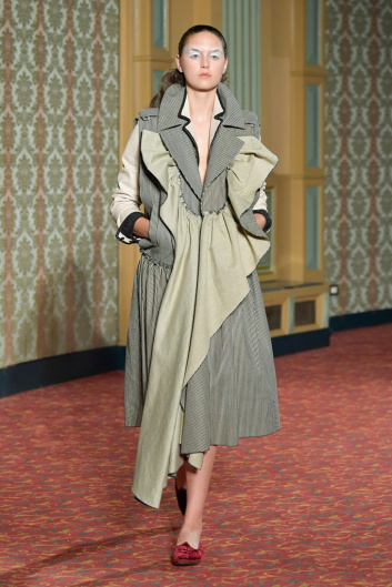 Fotoservizio/SS 2022/WOMEN/SFILATA/FRANCESCA LIBERATORE/DP2/6