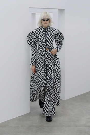 Fotoservizio/SS 2022/WOMEN/SFILATA/ANNAKIKI/DP2/4