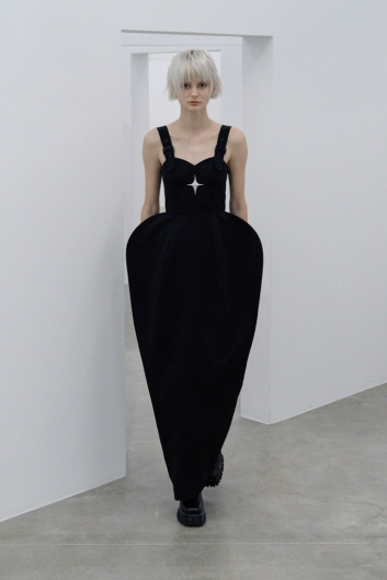 Fotoservizio/SS 2022/WOMEN/SFILATA/ANNAKIKI/DP2/2