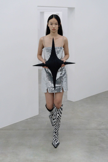Fotoservizio/SS 2022/WOMEN/SFILATA/ANNAKIKI/DP2/12
