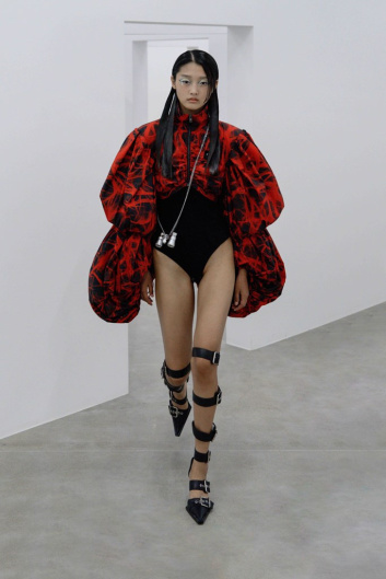 Fotoservizio/SS 2022/WOMEN/SFILATA/ANNAKIKI/DP2/24