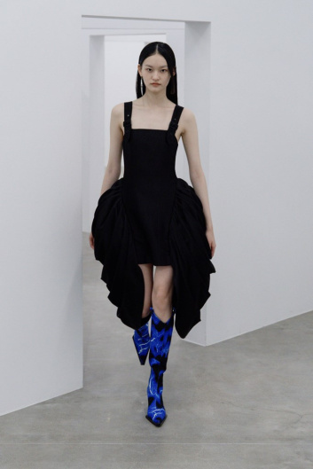 Fotoservizio/SS 2022/WOMEN/SFILATA/ANNAKIKI/DP2/20