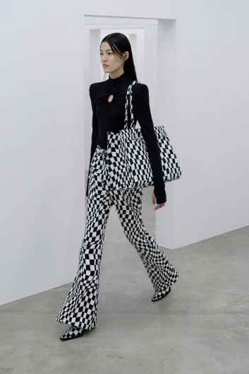 Fotoservizio/SS 2022/WOMEN/SFILATA/ANNAKIKI/DP2/37