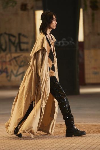 Fotoservizio/SS 2022/WOMEN/SFILATA/DSQUARED2/DP2/35