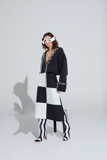 Fotoservizio/SS 2022/WOMEN/PRESENTAZIONE/SSHEENA/DP2/3