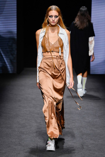 Fotoservizio/SS 2022/WOMEN/SFILATA/ALEXANDRA MOURA/DP2/1