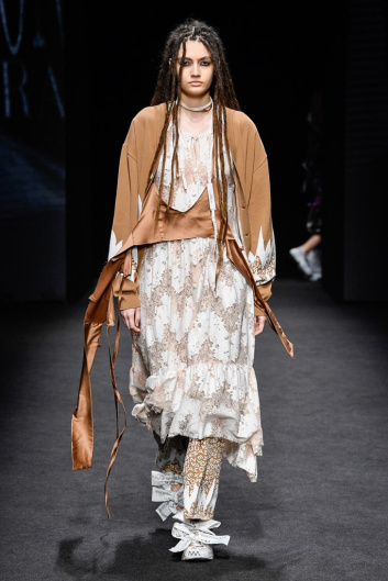 Fotoservizio/SS 2022/WOMEN/SFILATA/ALEXANDRA MOURA/DP2/0