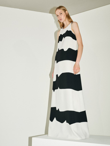 Fotoservizio/SS 2022/WOMEN/PRESENTAZIONE/MILA SCHÖN/DP2/0