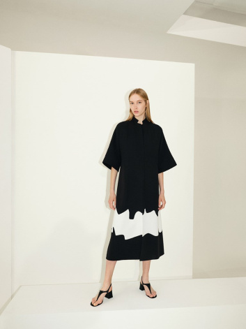 Fotoservizio/SS 2022/WOMEN/PRESENTAZIONE/MILA SCHÖN/DP2/5