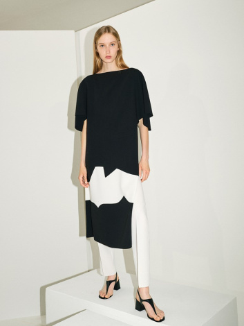 Fotoservizio/SS 2022/WOMEN/PRESENTAZIONE/MILA SCHÖN/DP2/2