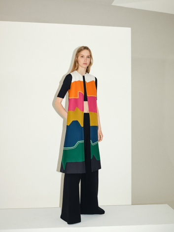 Fotoservizio/SS 2022/WOMEN/PRESENTAZIONE/MILA SCHÖN/DP2/18
