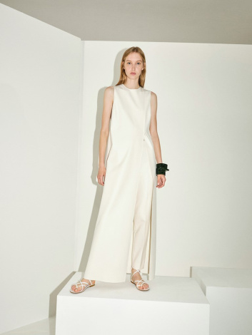 Fotoservizio/SS 2022/WOMEN/PRESENTAZIONE/MILA SCHÖN/DP2/13