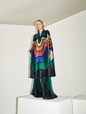 Fotoservizio/SS 2022/WOMEN/PRESENTAZIONE/MILA SCHÖN/DP2/28