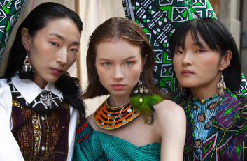 Fotoservizio/SS 2022/WOMEN/PRESENTAZIONE/AIRIN TRIBAL/DP2/1