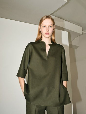 Fotoservizio/SS 2022/WOMEN/PRESENTAZIONE/MILA SCHÖN/DP2/22