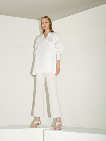Fotoservizio/SS 2022/WOMEN/PRESENTAZIONE/MILA SCHÖN/DP2/23