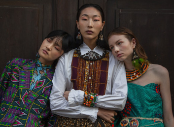 Fotoservizio/SS 2022/WOMEN/PRESENTAZIONE/AIRIN TRIBAL/DP2/10