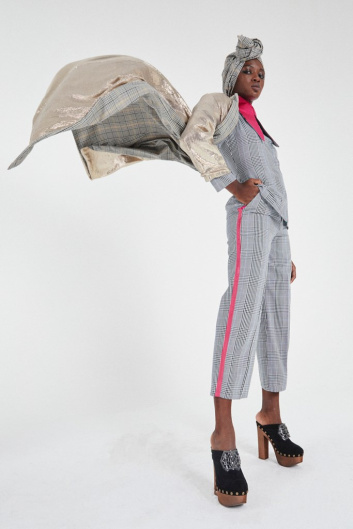 Fotoservizio/SS 2022/WOMEN/SFILATA/WE ARE MADE IN ITALY (BLACK LIVES MATTER IN ITALIAN FASHION - COLLECTIVE)/DP2/24