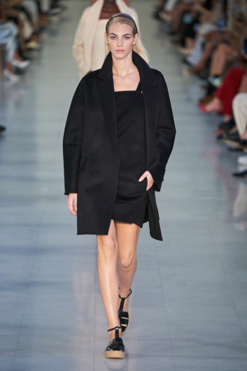Fotoservizio/SS 2022/WOMEN/SFILATA/MAX MARA/DP2/0