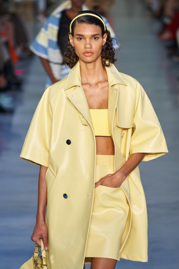 Fotoservizio/SS 2022/WOMEN/SFILATA/MAX MARA/DP2/10