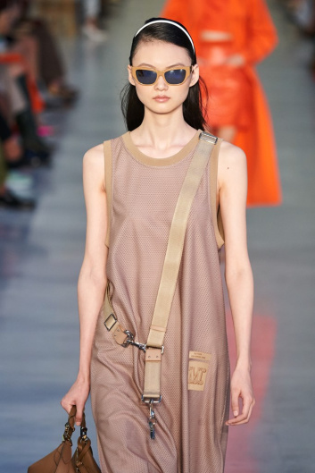 Fotoservizio/SS 2022/WOMEN/SFILATA/MAX MARA/DP2/16