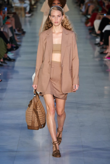Fotoservizio/SS 2022/WOMEN/SFILATA/MAX MARA/DP2/33