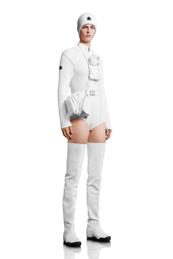 Fotoservizio/SS 2022/WOMEN/SFILATA/MONCLER/DP2/0