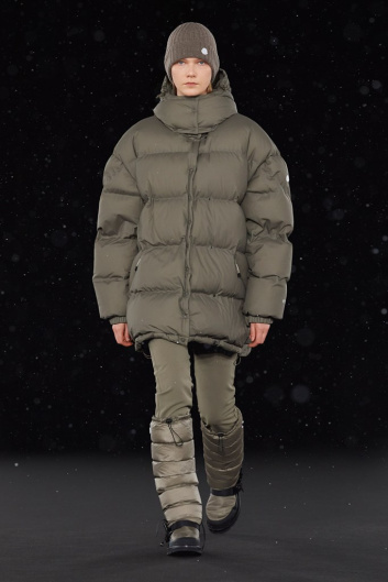 Fotoservizio/SS 2022/WOMEN/SFILATA/MONCLER/DP2/52
