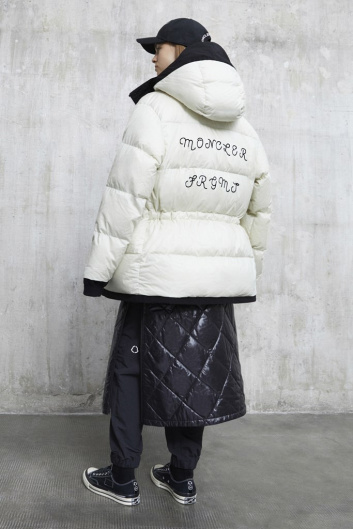 Fotoservizio/SS 2022/WOMEN/SFILATA/MONCLER/DP2/45