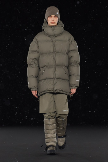 Fotoservizio/SS 2022/WOMEN/SFILATA/MONCLER/DP2/61