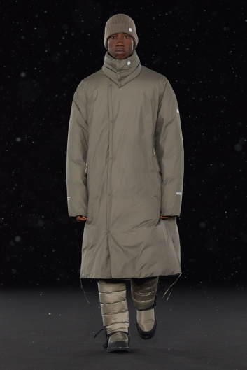 Fotoservizio/SS 2022/WOMEN/SFILATA/MONCLER/DP2/63