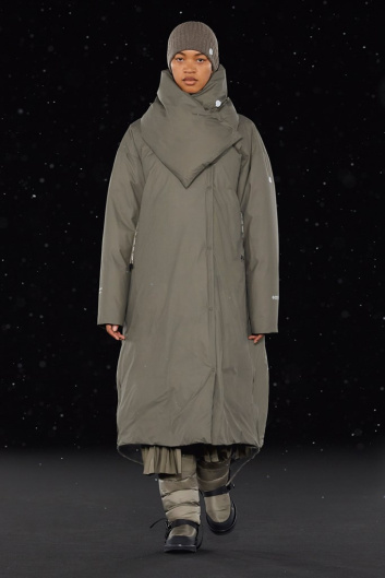 Fotoservizio/SS 2022/WOMEN/SFILATA/MONCLER/DP2/54