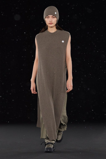 Fotoservizio/SS 2022/WOMEN/SFILATA/MONCLER/DP2/55