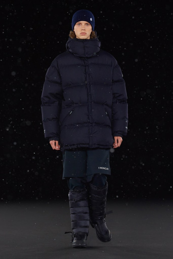 Fotoservizio/SS 2022/WOMEN/SFILATA/MONCLER/DP2/73